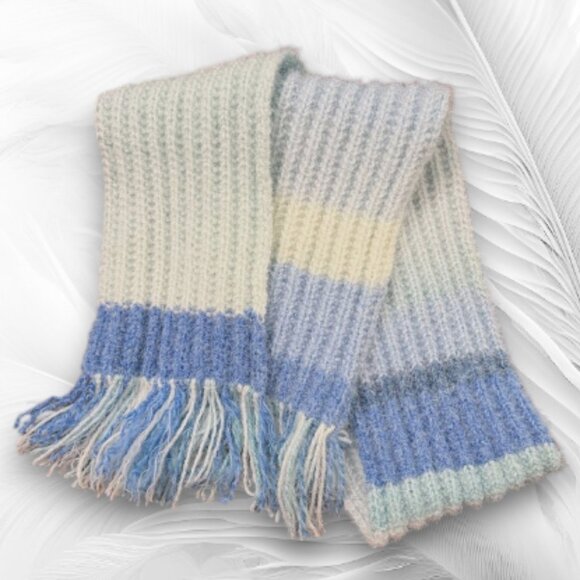 Handmade Soft Blue Ombre Knit Fringe Scarf - Picture 3 of 6